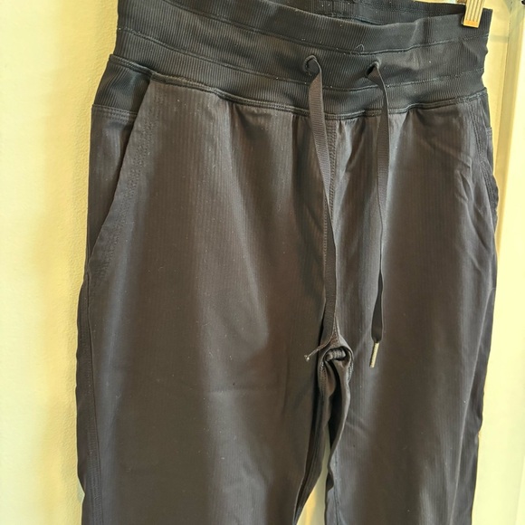 Lululemon Dance Studio Mid-Rise Cropped Pant Lightweight Swift Fabric Size 2 - Picture 4 of 14